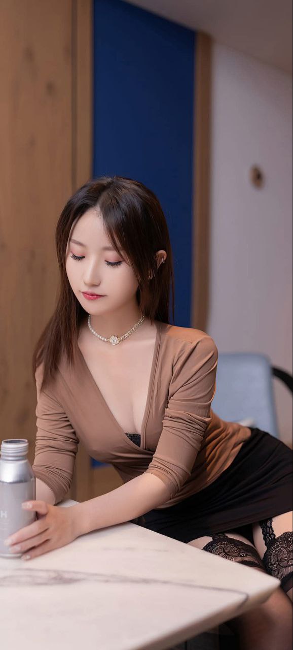 国色天香-黑丝美女
