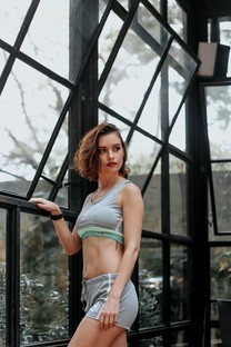 金发美女时尚气质美女图片壁纸