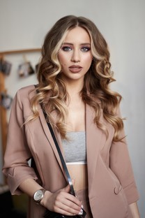 欧美浓妆美女图片壁纸3