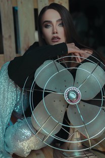高级脸美女图片壁纸2