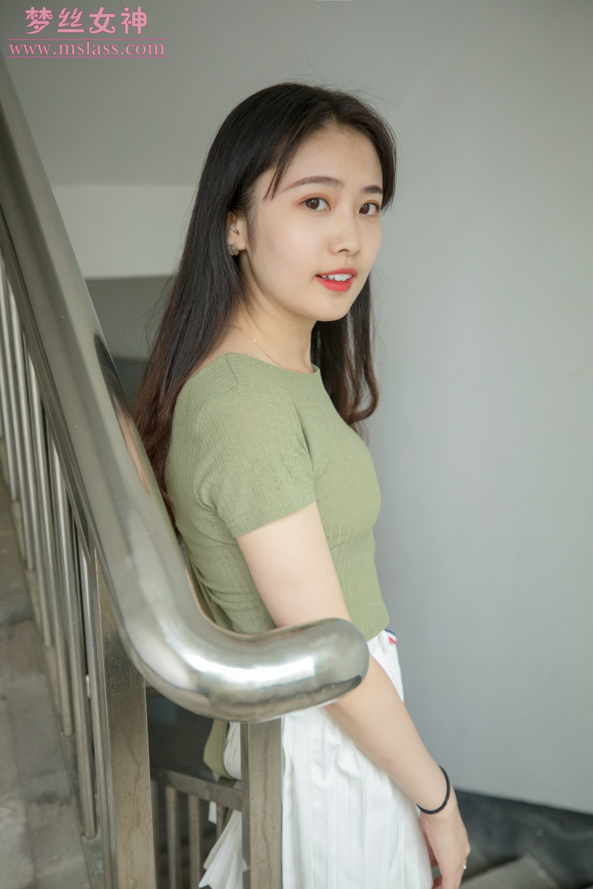 [MSLASS]梦丝女神 – 柳儿 侧颜太美的小姐姐-芒果图库