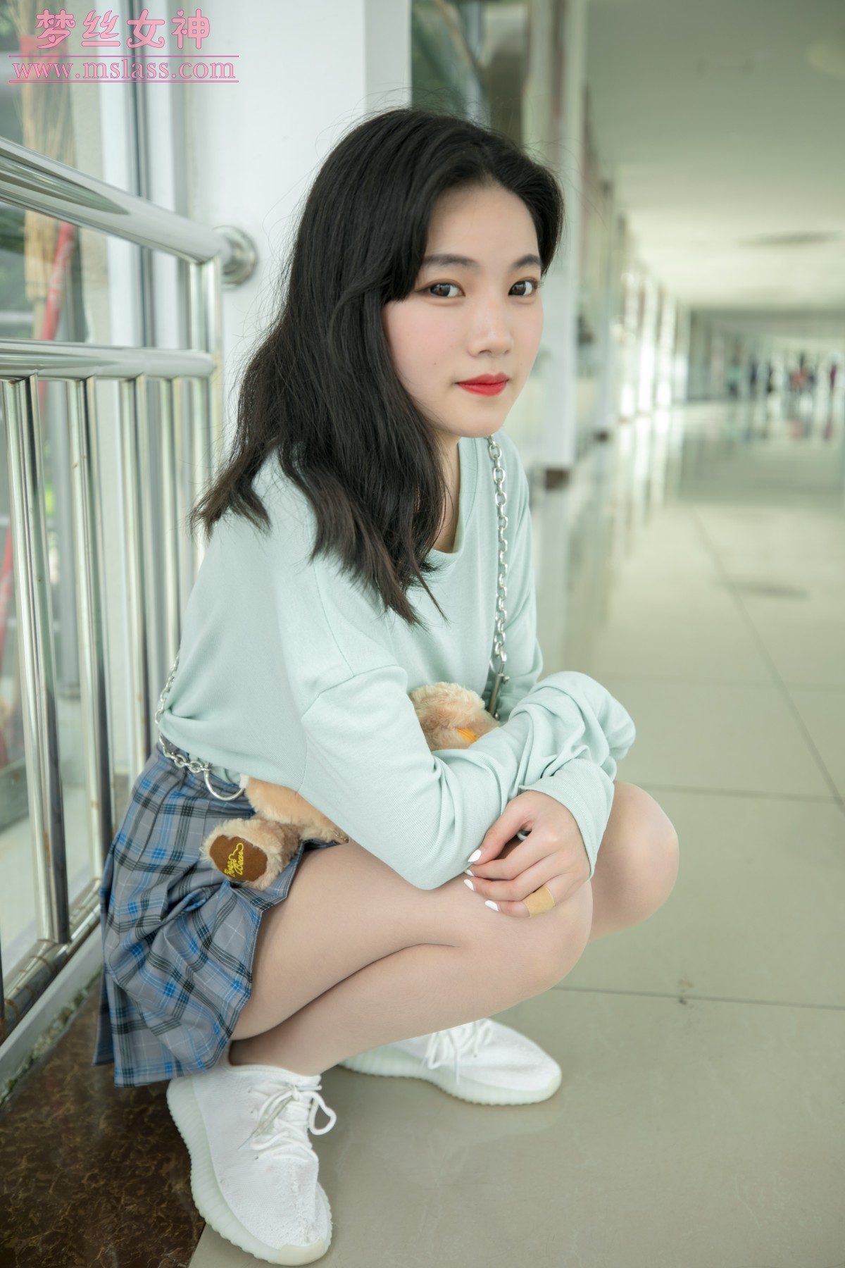[MSLASS]梦丝女神 – 酥酥 恬静的小白鞋丝袜-芒果图库