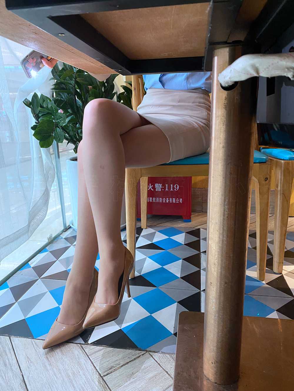 [kittyWawa袜小喵] KT233《悄悄跟上她》-芒果图库