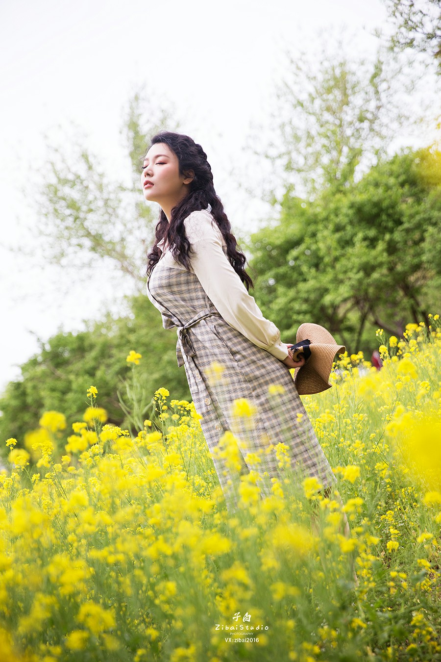 [TouTiao头条女神]2020.04.20 钟晴 油菜花的晴天-芒果图库