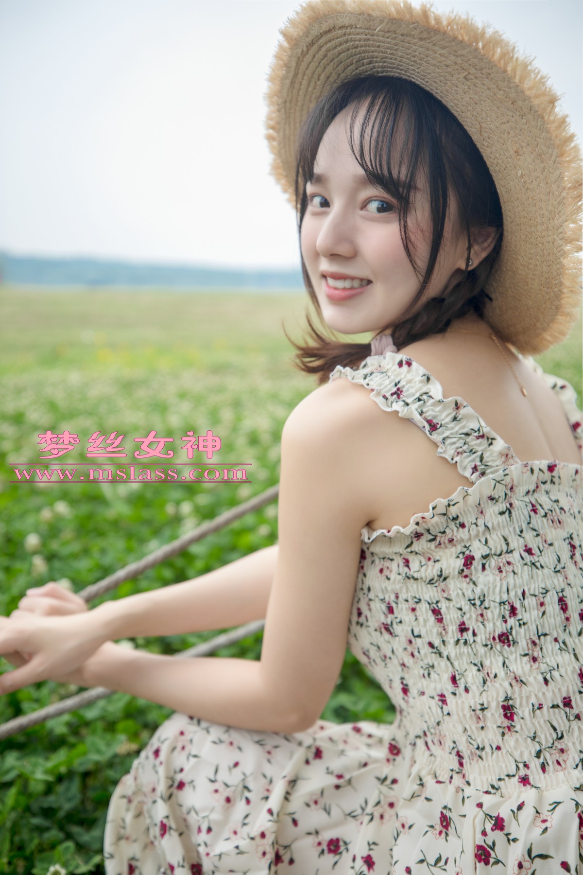 [MSLASS]梦丝女神 – 玥玥 田园的萌妹-芒果图库